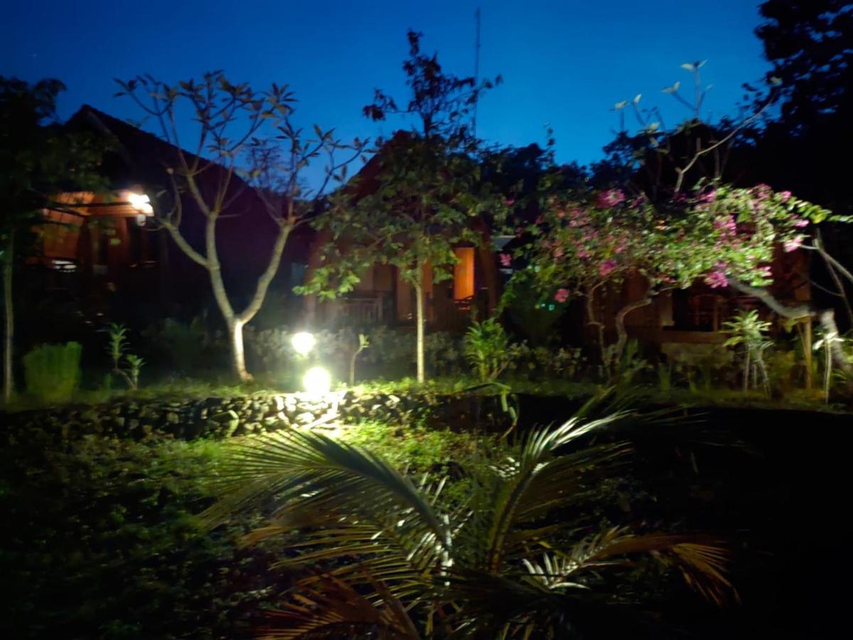 Bougainvillea Bungalow Batumadeg Bagian luar foto